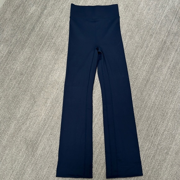 Bandier All Access Crop Flare Leggings - Navy Blue - Size XXS - sold out! - Picture 1 of 4